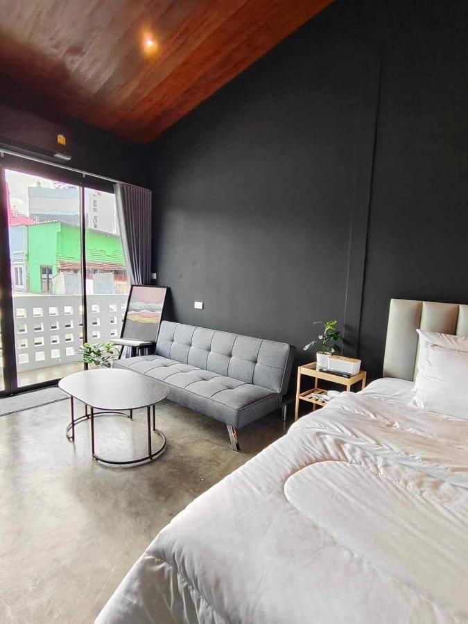 Mr Black & Ms White -Self Check In Accommodation Bangkok Eksteriør billede