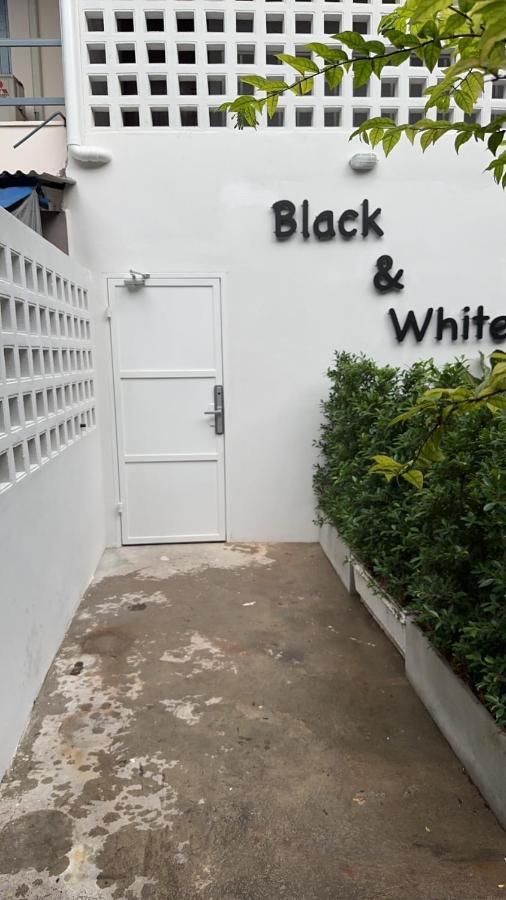 Mr Black & Ms White -Self Check In Accommodation Bangkok Eksteriør billede